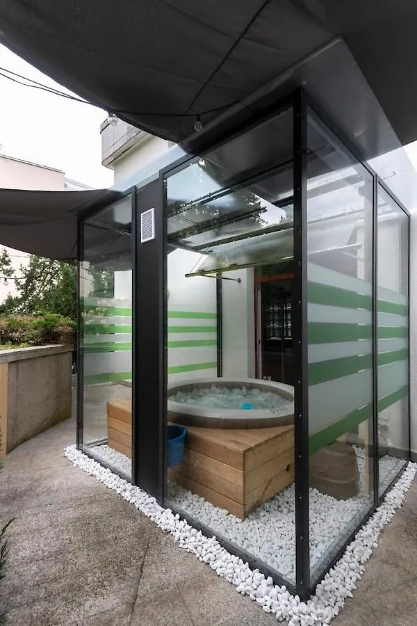 Miami Lovely Romantic Garden Apartment With Whirlpool Praha