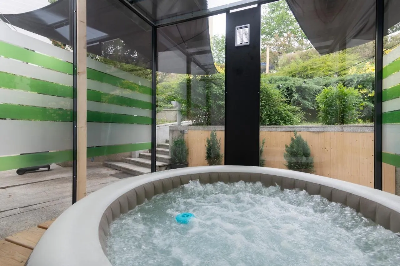 Miami Lovely Romantic Garden Apartment With Whirlpool Praha