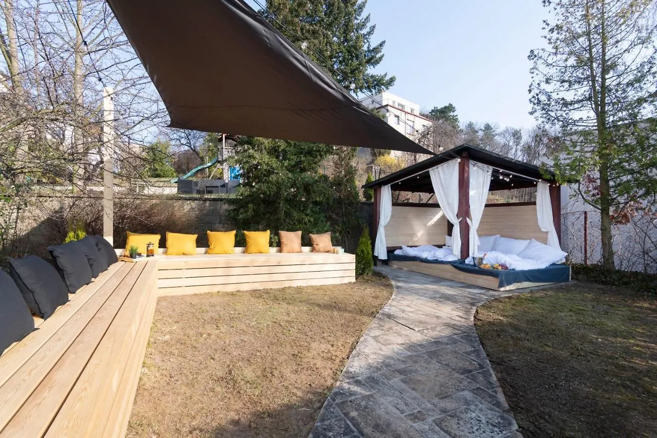 Miami Lovely Romantic Garden Apartment With Whirlpool Praha Česká republika