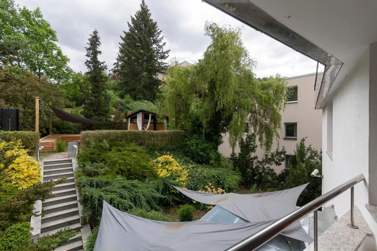 Miami Lovely Romantic Garden Apartment With Whirlpool Praha