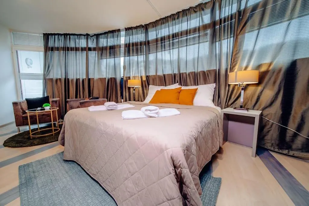 Miami Lovely Romantic Garden Apartment With Whirlpool Praha