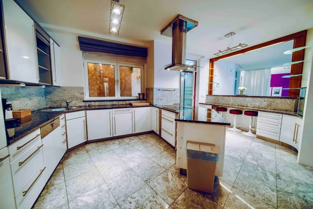 Miami Lovely Romantic Garden Apartment With Whirlpool Praha