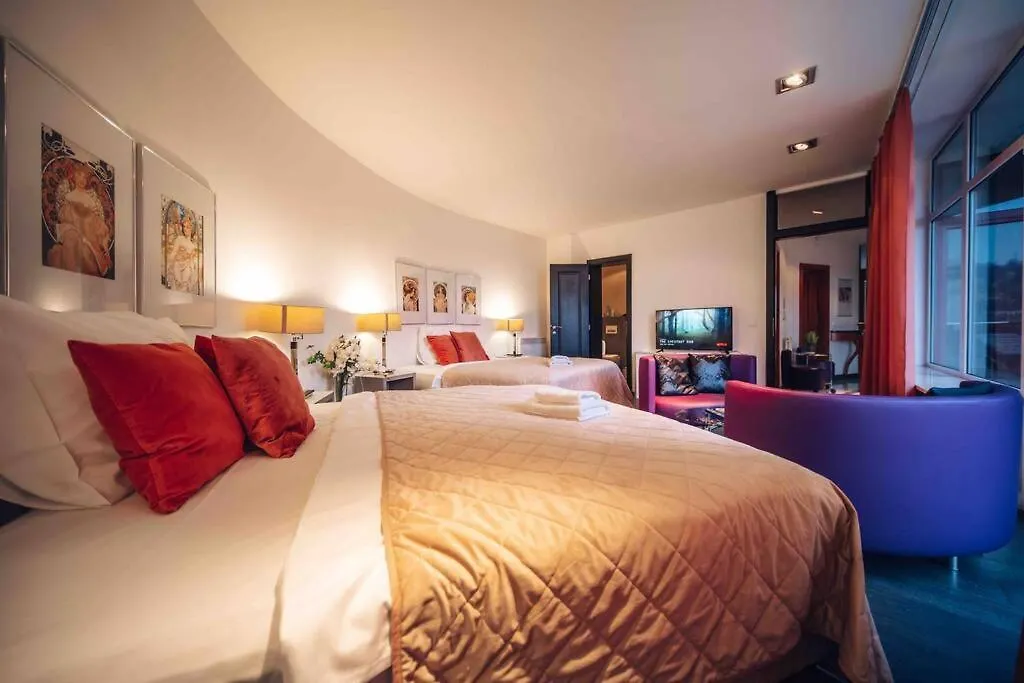 Miami Lovely Romantic Garden Apartment With Whirlpool Praha