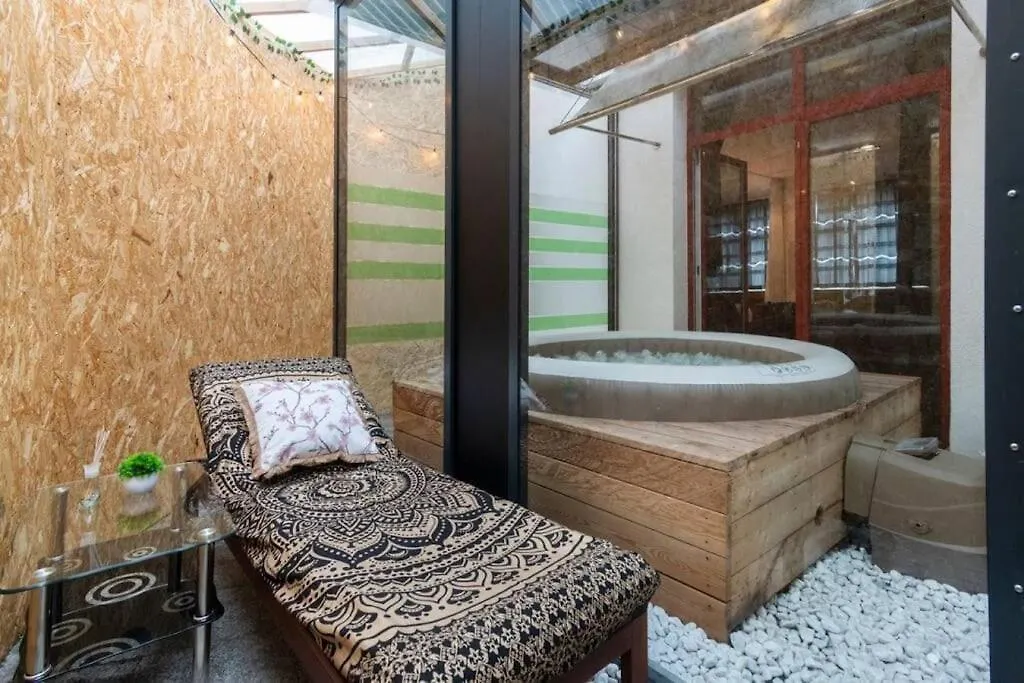 Miami Lovely Romantic Garden Apartment With Whirlpool Praha