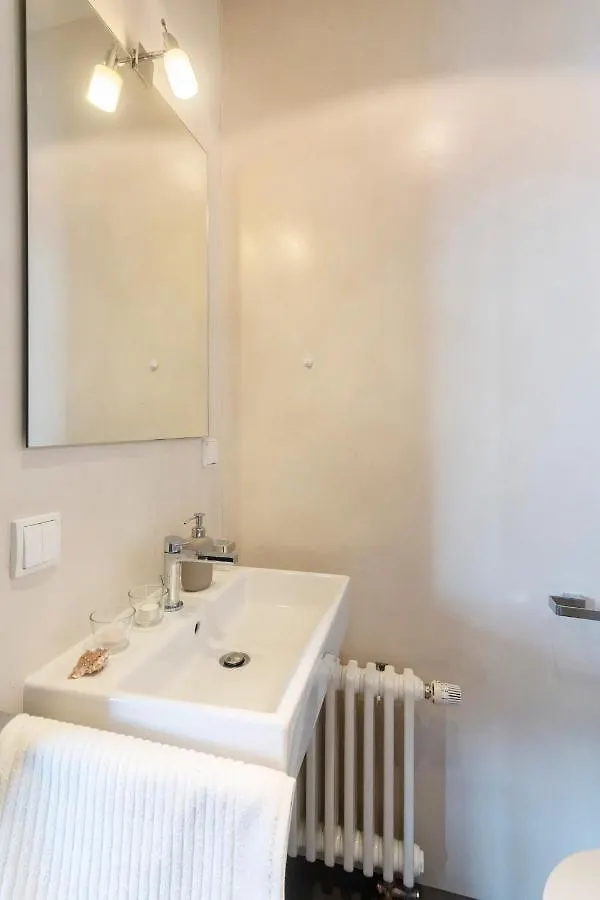 Miami Lovely Romantic Garden Apartment With Whirlpool Prague