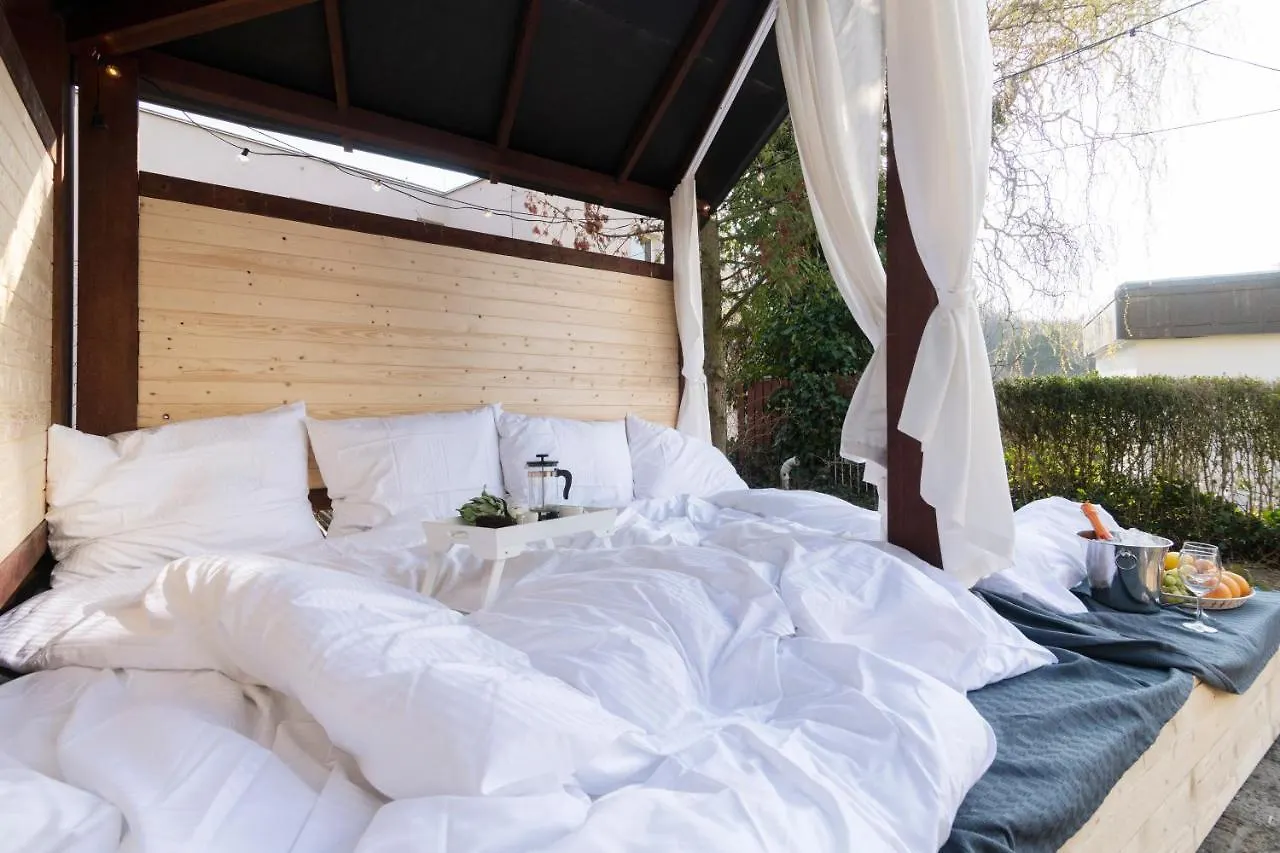 Miami Lovely Romantic Garden Apartment With Whirlpool Prague