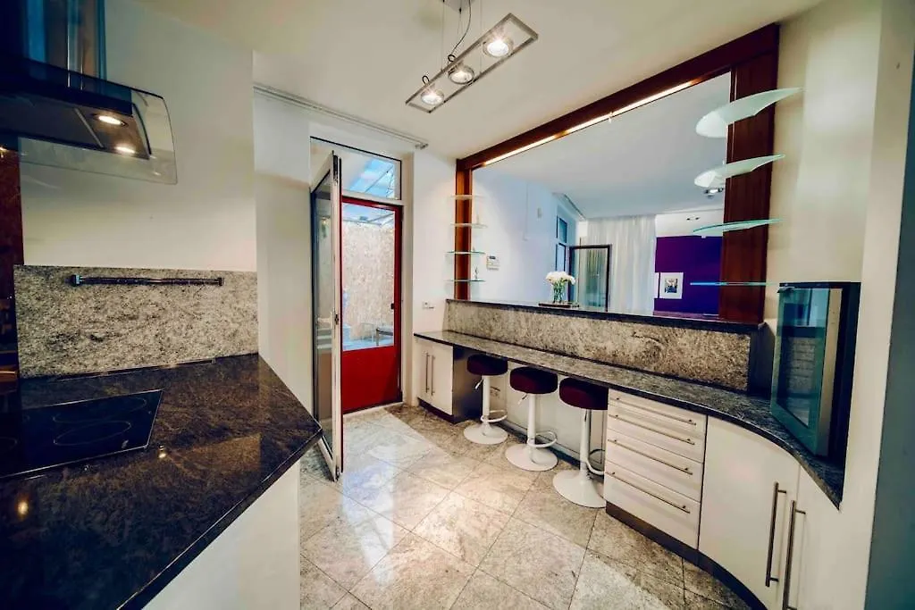 Miami Lovely Romantic Garden Apartment With Whirlpool Prague Czech Republic