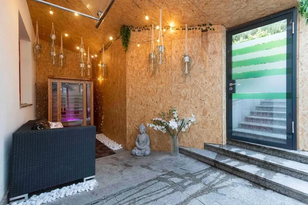 Miami Lovely Romantic Garden Apartment With Whirlpool Prague 0*,
